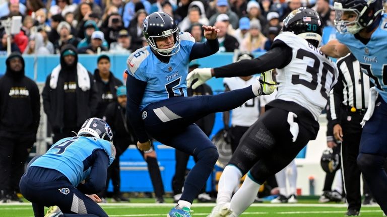 Titans kicker Nick Folk dealing with soreness so Tennessee added insurance