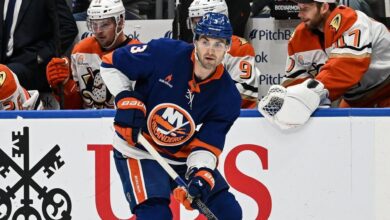 Islanders’ Pelech to play for first time since Nov. 1