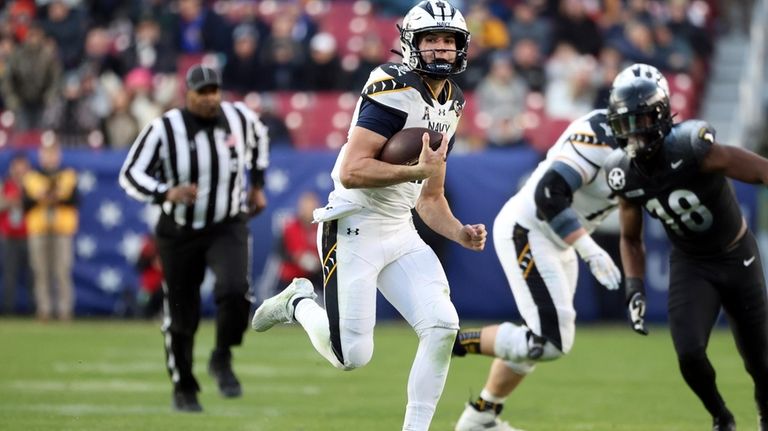 Blake Horvath shines as Navy dominates in a 31-13 victory over Bryson Daily and No. 19 Army