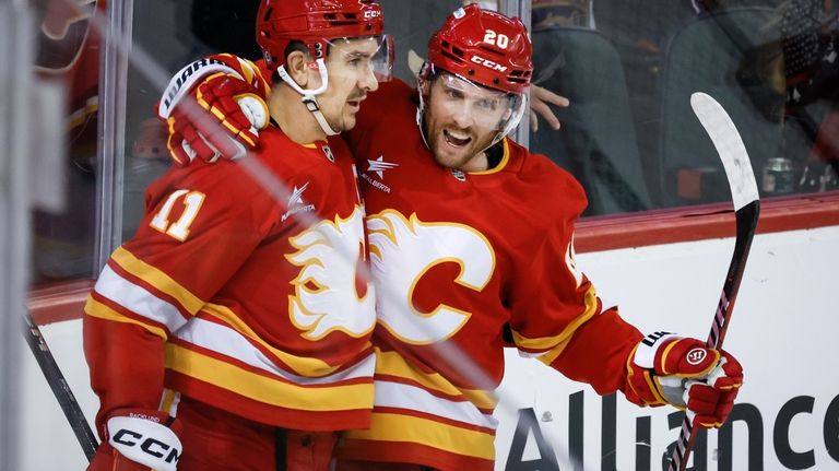 Dustin Wolf makes 32 saves, Flames hand Panthers their 2nd straight shutout with 3-0 win