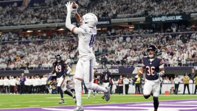 Jefferson turns TD celebration into Moss tribute during Vikings win: ‘We love you Randy’