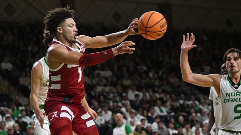 Nelson returns home to help No. 6 Alabama hold off Eaglestaff, North Dakota 97-90