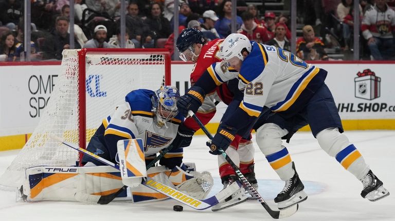 Barkov scores power-play goal late in OT, Panthers beat Blues 2-1