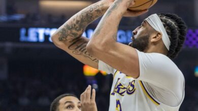 James scores 32, Lakers sweep 2-game set against Kings with 103-99