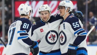 Scheifele notches hat trick as Jets top Maple Leafs 5-2