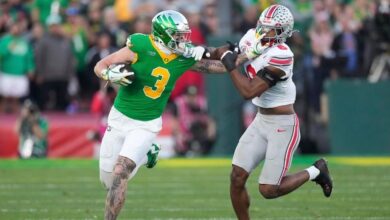 Top-seeded Oregon sees title hopes dashed with early knockout by Ohio State