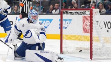 The Sharks beat the Lightning 2-1 for their 1st home win since November