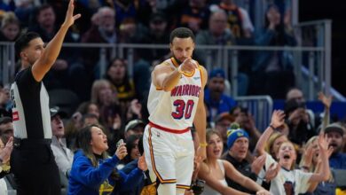 Stephen Curry scores 30 points, makes all 8 3-point attempts in Warriors’ 139-105 win over 76ers