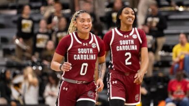 South Carolina forward Ashlyn Watkins tears ACL in her left knee