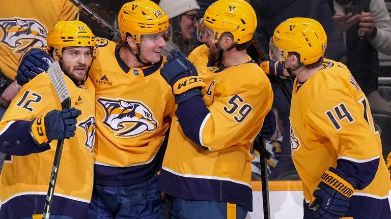 Stamkos has 2 goals and an assist to lead the Predators past the Golden Knights 5-3