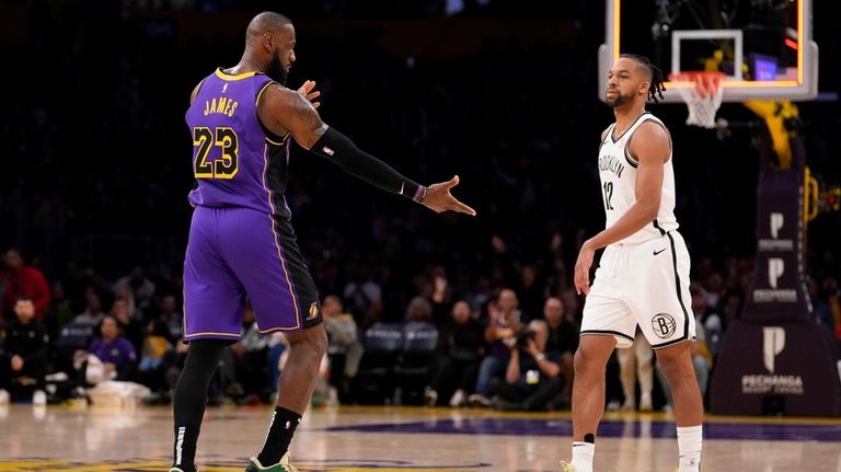 Austin Reaves scores a career-high 38 points as Lakers hold on for 102-101 victory over Nets