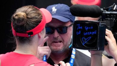 Elina Svitolina rallies to reach the Australian Open quarterfinals for the third time