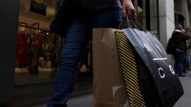 US consumer confidence dipped again in January, according to Conference Board