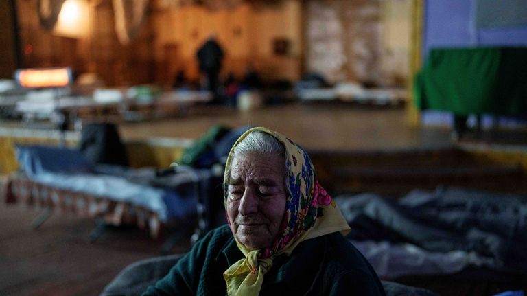 US aid freeze puts at risk Ukraine’s wartime help for frontline evacuees