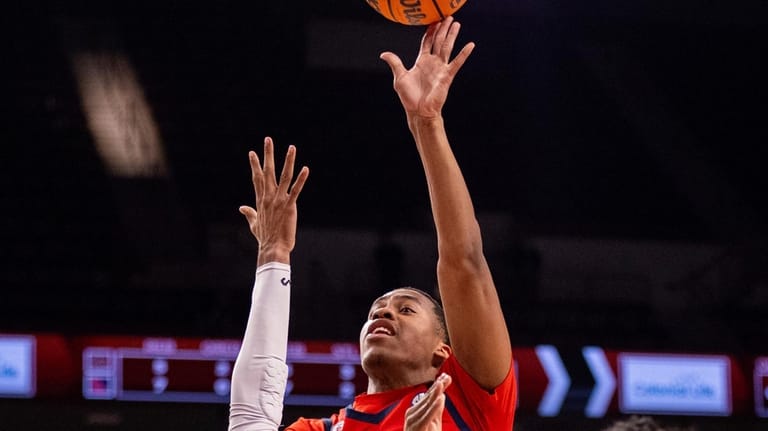 No. 19 Mississippi squanders double-digit lead, bounces back to beat South Carolina 72-68