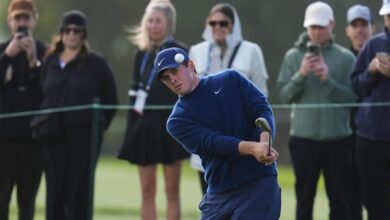 Davis Thompson leads by 1 over Scottie Scheffler with Rory McIlroy lurking at Torrey Pines