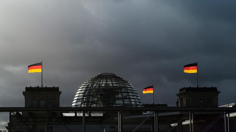 German voters prepare to elect a new parliament. Here’s what to expect on and after election day