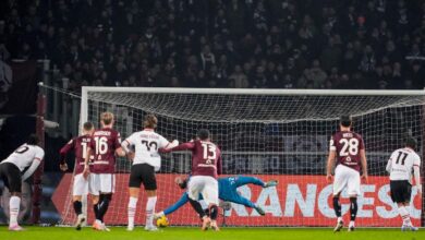 Christian Pulisic fails to convert a penalty kick for the 1st time in his professional career