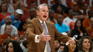 No. 1 Texas wraps up share of SEC regular season title with 72-46 victory over Florida