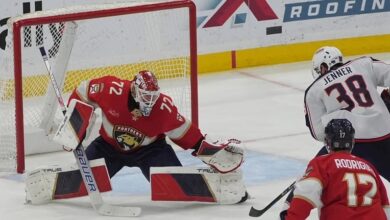 Panthers’ Sergei Bobrovsky moves into tie for 10th in wins by NHL goalies