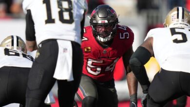 Veteran linebacker Lavonte David is returning to the Buccaneers for a 14th season