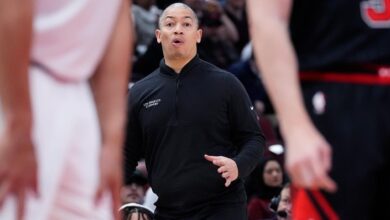 Clippers coach Tyronn Lue misses game against Kings because of back pain