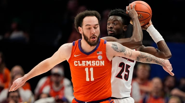 Clemson’s Brownell ‘disappointed’ after team locked out of lockerroom at halftime of ACC semifinal