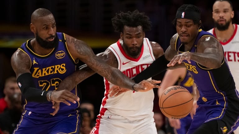 Lakers hold off Rockets 104-98 with 6 3-pointers apiece from Dorian Finney-Smith, Gabe Vincent Lakers hold off Rockets 104-98 with 6 3-pointers apiece from Dorian Finney-Smith, Gabe Vincent