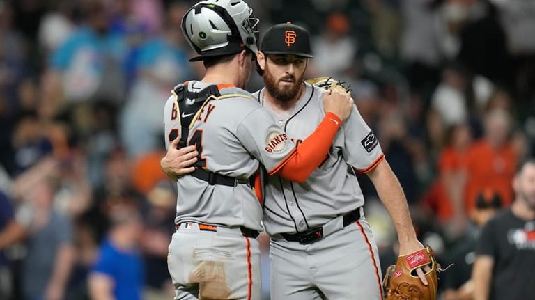Webb pitches 7 strong innings as Giants beat Astros 3-1 Webb pitches 7 strong innings as Giants beat Astros 3-1