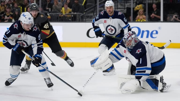 Comrie records shutout as Jets beat Golden Knights 4-0 in matchup of divisional leaders