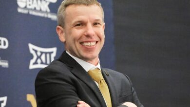 WVU’s Hodge would pay hefty buyout if he leaves after 1 season, in a nod to predecessor DeVries