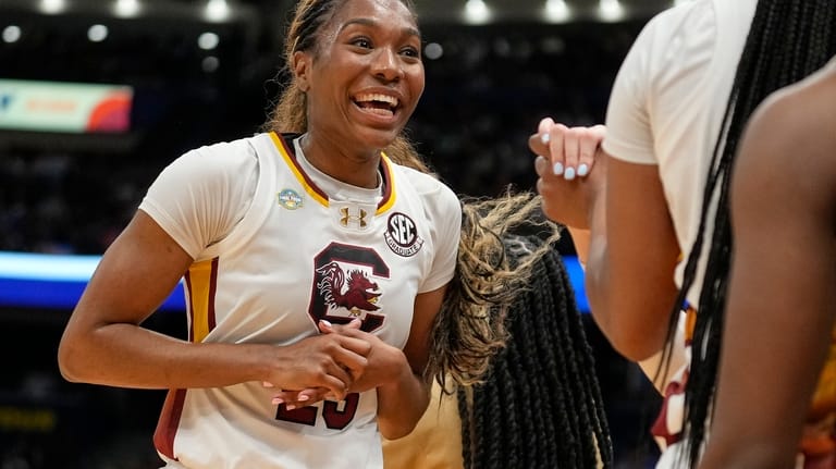 Defending national champion South Carolina returns to title game with 74-57 rout of Texas