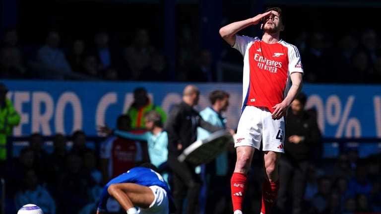 Arsenal drops points at Everton to further boost Liverpool’s Premier League title chances Arsenal drops points at Everton to further boost Liverpool’s Premier League title chances