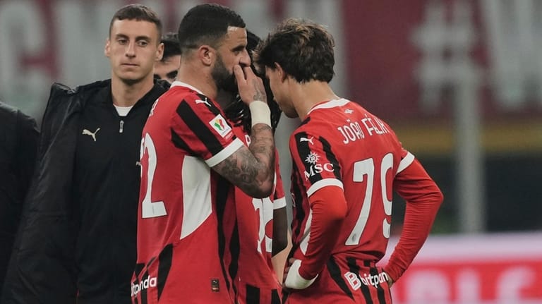 AC Milan defender Kyle Walker undergoes surgery after fracturing elbow AC Milan defender Kyle Walker undergoes surgery after fracturing elbow