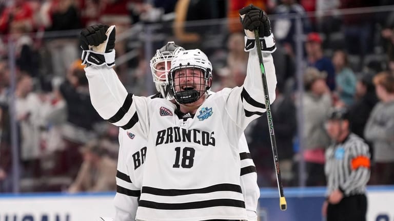 Michaels lifts Western Michigan to 3-2 2OT Frozen Four semifinal win over defending champion Denver