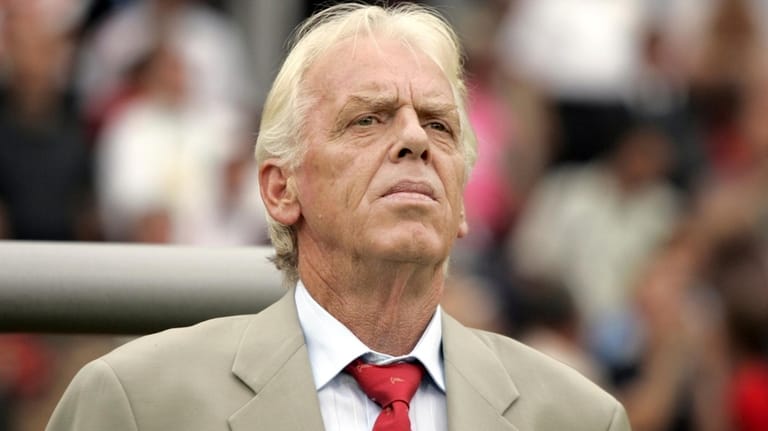 Leo Beenhakker, Dutch soccer great who coached Real Madrid and two World Cup teams, dies at 82 Leo Beenhakker, Dutch soccer great who coached Real Madrid and two World Cup teams, dies at 82